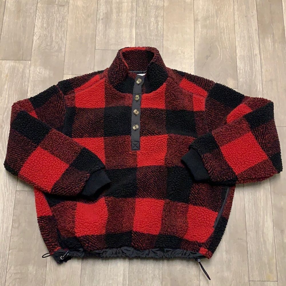 American Eagle Sherpa 4 Button Checkerboard Oversized Pullover‎